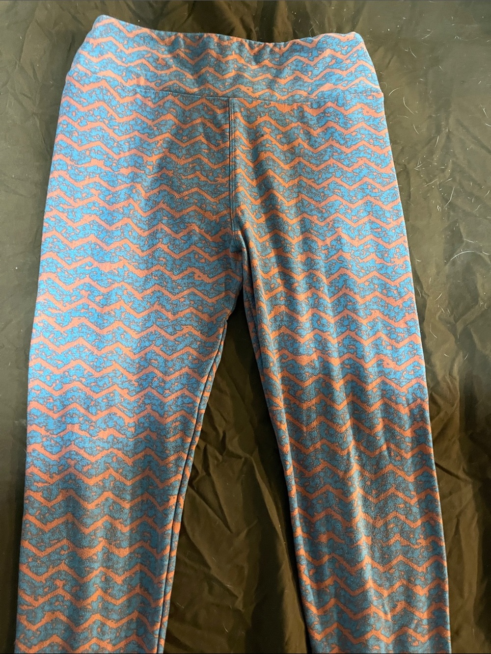 LuLaRoe Kids Blue and Pink Chevron Leggings large